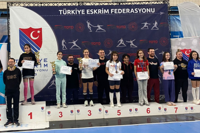 BALIKESİRLİ SPORCUKAR TURNUVADAN 5 BRONZ MADALYA İLE DÖNDÜ