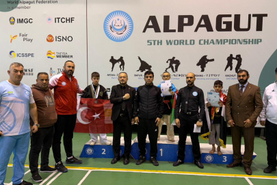 BANDIRMALI SPORCULARDAN DÜNYA ŞAMPİYONASINDA BÜYÜK BAŞARI