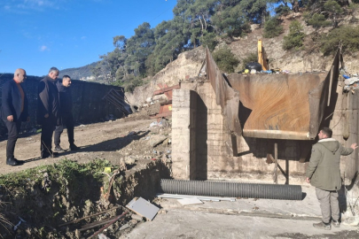 EDREMİT’TE STADYUM ÇEVRESİ VE YANGIN BÖLGESİNDE İNCELEME