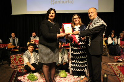 SUSURLUK’TA İLK SIRA GECESİ SALONLARI DOLDURDU