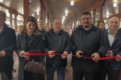 GÖNEN’DE KADIN EL EMEĞİ YILBAŞI ÇARŞISI AÇILDI