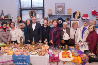 AYVALIKLI KADINLAR AİLE BÜTÇESİNE KATKI SAĞLIYOR