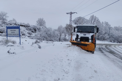 Bursa İnegöl Belediyesi karla mücadelede 24 saat sahada
