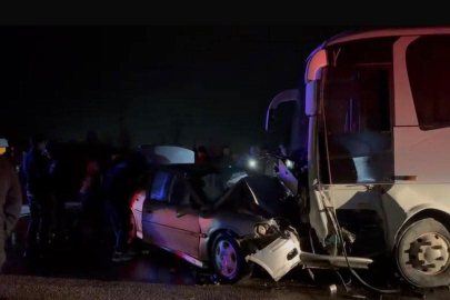 GÖNEN’DE FECİ KAZA: 1 ÖLÜ, 13 YARALI