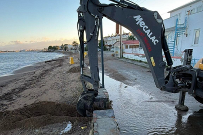 BURHANİYE'DE EKİPLER YOĞUN YAĞIŞ SONRASI SAHADA