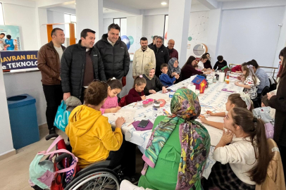 HAVRAN’DA MİNİK ELLER ÇANTALARI RENKLENDİRDİ