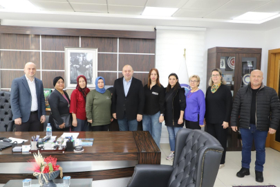 GÖNENLİ EMEKÇİ KADINLARDAN BAŞKAN PALAZ’A TEŞEKKÜR ZİYARETİ
