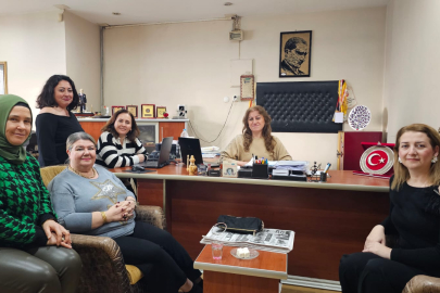 AK PARTİ KADIN KOLLARI’NDAN GAZETECİLER GÜNÜ ZİYARETİ