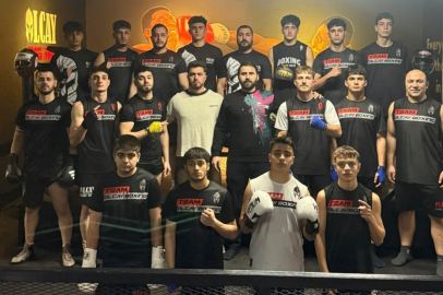 MÜDÜR GÜZSOY’DAN BOKS ŞAMPİYONLARINA ZİYARET