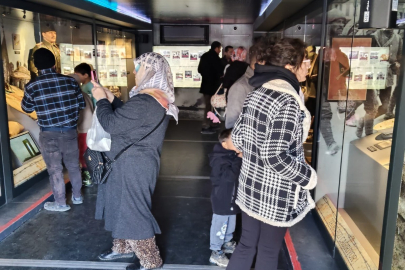 ÇANAKKALE SAVAŞLARI MÜZE TIRI GÖMEÇ’TE ZİYARETÇİLERLE BULUŞTU