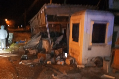 KONTROLDEN ÇIKAN OTOMOBİL RESTORANA DALDI