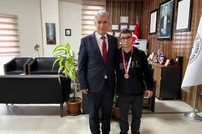 BANDIRMALI GENÇ GÜREŞÇİDEN İL ŞAMPİYONLUĞU