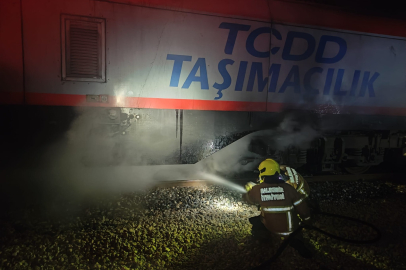 TCDD’YE AİT TRENDE YANGIN PANİĞİ