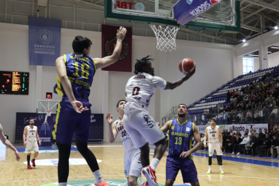 BANDIRMA BORDO BASKETBOL EVİNDE FARKLI KAZANDI