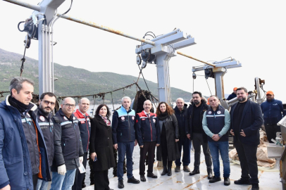 ERDEK AÇIKLARINDA MİDYE YETİŞTİRİCİLİĞİ SAHADA İNCELENDİ