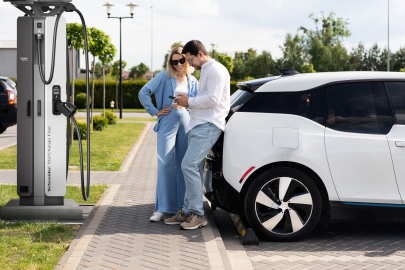 Schneider Electric, Schneider StarCharge Fast 720 ile Yüksek Güçlü, Yüksek Verimli EV Şarjında Yeni Bir Dönemi Başlatıyor