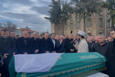 TURHAN ÇÖMEZ’İN ANNESİ SON YOLCULUĞUNA UĞURLANDI