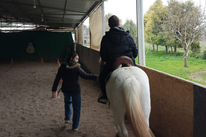BALIKESİR’DE ÇOCUKLAR DOĞADA ATLARLA BULUŞTU