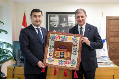 Başkan Tugay, Kırgızistan heyetini İzmir’de ağırladı