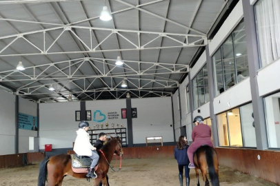 BANDIRMA’DA ÇOCUKLAR BİNİCİLİK ETKİNLİĞİYLE DOĞAYLA BULUŞTU