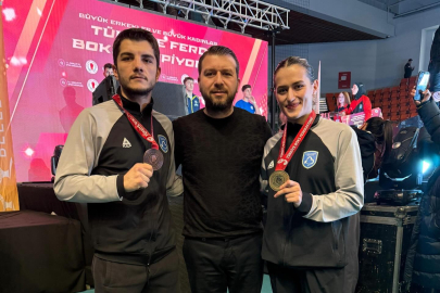 BALIKESİRLİ BOKSÖRLERDEN TÜRKİYE ŞAMPİYONASI’NDA ÇİFTE BAŞARI