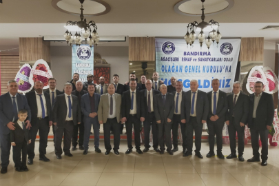 BANDIRMA AĞAÇ İŞLERİ ESNAF ODASI’NDA GÖREV DEĞİŞİMİ