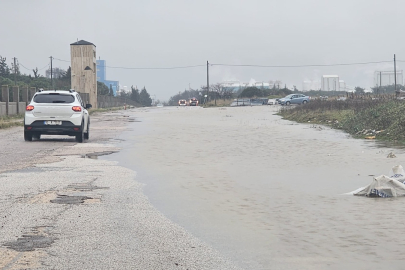 BANDIRMA’DA KUVVETLİ YAĞIŞ HAYATI OLUMSUZ ETKİLEDİ