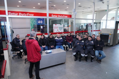 AYVALIK DENİZ HUDUT KAPISI’NDA GÖREVLİ PERSONELE GÜVENLİK EĞİTİMİ