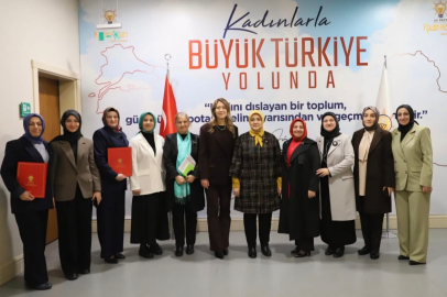 AK PARTİ BALIKESİR’DE 3 İLÇEYE YENİ KADIN KOLLARI BAŞKANI