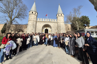 BALIKESİRLİ GENÇLERE İSTANBUL’DA TARİH KAMPI
