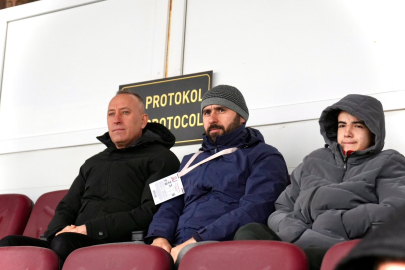 MÜDÜR ÖZALP’TEN BANDIRMA TAKIMLARINA TRİBÜN DESTEĞİ