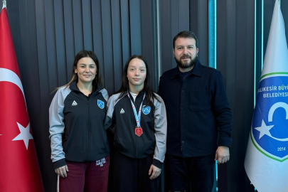 BALIKESİRLİ SPORCU YAĞMUR TÜRKİYE ÜÇÜNCÜSÜ OLDU