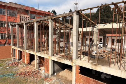 BANDIRMA BELEDİYESİ EDİNCİK’TE PAZAR ALANINI ŞEKİLLENDİRİYOR