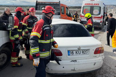 KOROZMAN KAVŞAĞI’NDA TRAFİK KAZASI: 2 YARALI