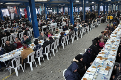 BÜYÜKŞEHİR’İN İFTAR SOFRASI ALTIEYLÜL’DE GÖNÜLLERİ ISITTI