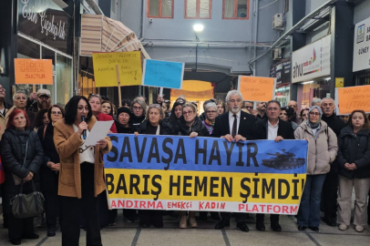 KADINLAR 8 MART ÖNCESİ BARIŞ İÇİN SES YÜKSELTTİ