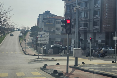 PAŞABAYIR KAVŞAĞI’NDA SİNYALİZASYON YEŞİL Mİ KIRMIZI MI?