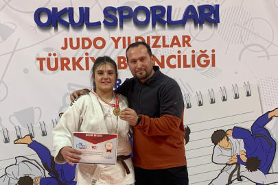 BALIKESİRLİ JUDOCULARDAN TÜRKİYE ŞAMPİYONASI’NDA ÇİFTE BAŞARI