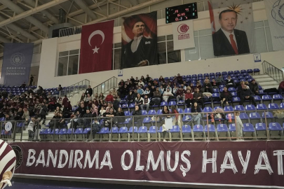 BANDIRMA BORDO BASKETBOL'DAN KADINLARA 8 MART JESTİ