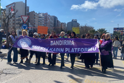 BANDIRMA’DA KADINLAR 8 MART İÇİN YÜRÜDÜ