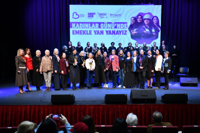 BALIKESİR’DE KADINLAR GÜNÜ BÜYÜKŞEHİR’İN ETKİNLİKLERİYLE RENKLENDİ