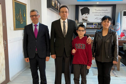 GENÇ RESSAM BANDIRMA’NIN GURURU OLDU