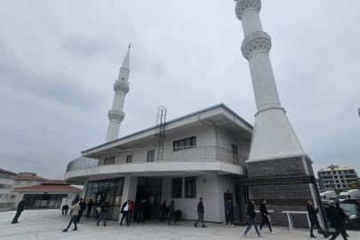 BANDIRMA’DA SON CUMA NAMAZI BÜYÜK KATILIMLA KILINDI