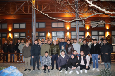 BAŞKAN DİNÇER, SARAYLAR’DA GENÇLERLE SAHURDA BULUŞTU