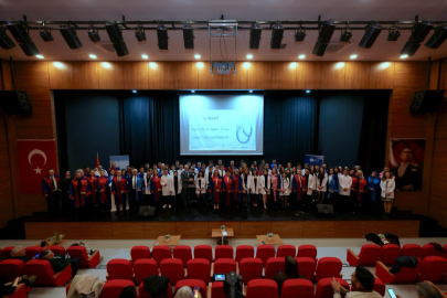 GELECEĞİN HEKİMLERİ BEYAZ ÖNLÜKLERİNİ GİYDİ