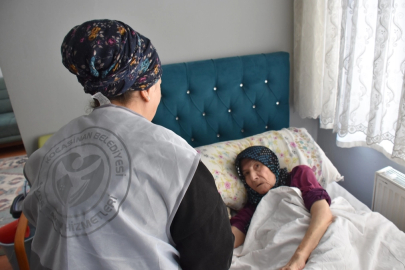 Kayseri Kocasinan'da evde bakım hizmeti ara vermiyor