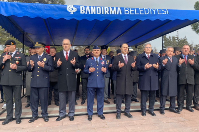 BANDIRMA’DA ÇANAKKALE ŞEHİTLERİ TÖRENLE ANILDI