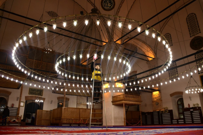 BÜYÜKŞEHİR, CAMİ VE MEZARLIKLARI BAYRAM ZİYARETİNE HAZIRLIYOR