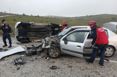 BALIKESİR’DE TRAFİK KAZASI: 5 YARALI