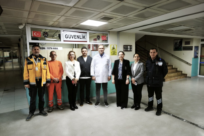 BANDIRMA'DA HASTANE PERSONELİNE BAYRAM ZİYARETİ